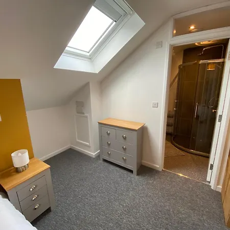 Modern Studio Apartment Set Beneath The Black Mountains A Stones Throw From The Offas Dyke Path Clodock Exterior photo